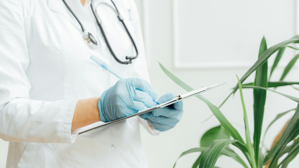 Choroba w podróży - jak uzyskać pomoc medyczną z dala od domu?