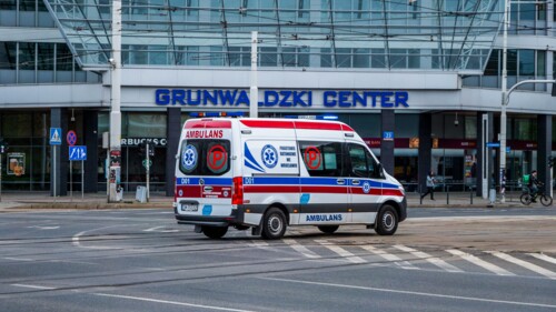 15 minut na przyjęcie pacjenta z karetki? Lekarze i szpitale biją na alarm